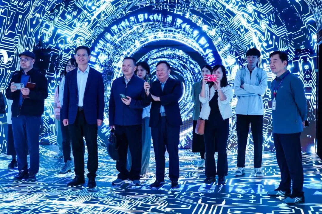 2024120602 国家广电总局生长研究中心一行赴888电子励丰文化调研指导