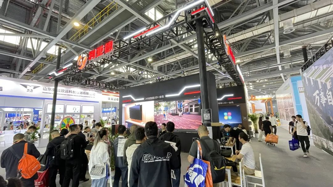 888电子教育新品及解决计划惊艳亮相81届教装展