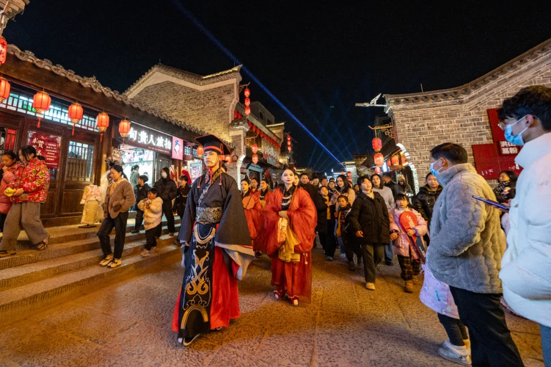 2025新春首秀 | 《戌时·随州》陶醉式情景夜游，，，，，，邀您共觅随州千年文脉！