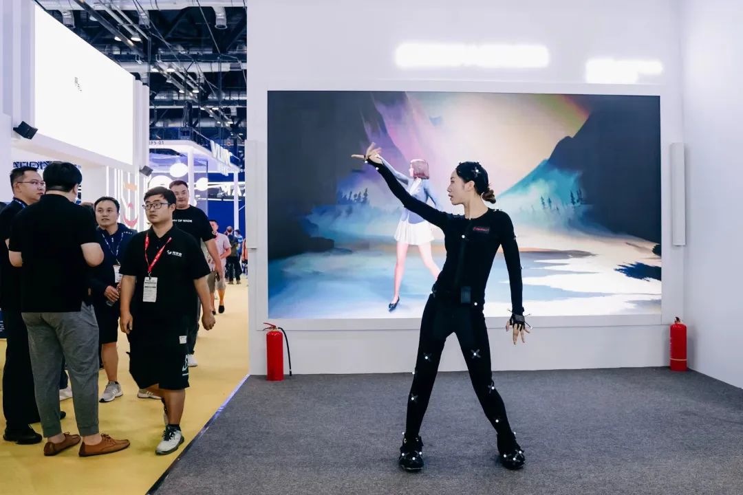 “AI+智能显示”引领未来 888电子新品InfoComm展大放异彩