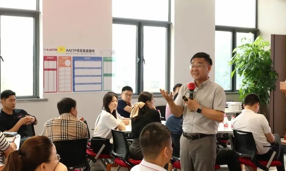 赋强人才生长 | “复盘中国行?走进888电子”学习活动乐成举行