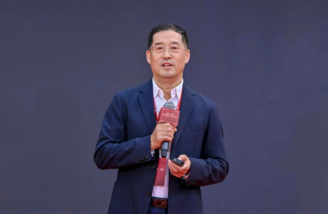 上海证券报专访 | 888电子李军：以“屏”为基三十年 AI与文旅翻开增添新空间